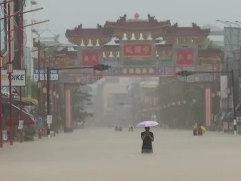 Ngập lụt nặng ở Thái Lan: Báo động đỏ, 103 khu dân cư phải sơ tán