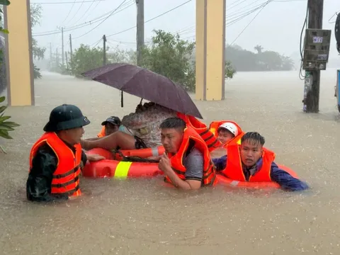 102 người chết và mất tích, thiệt hại vượt 9.000 tỉ đồng, mưa lũ tại Trung Bộ còn diễn tiến ra sao?