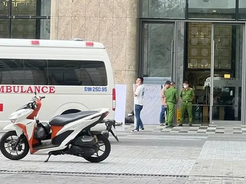 Phát hiện 1 thi thể để trong túi tại tòa nhà ở TPHCM