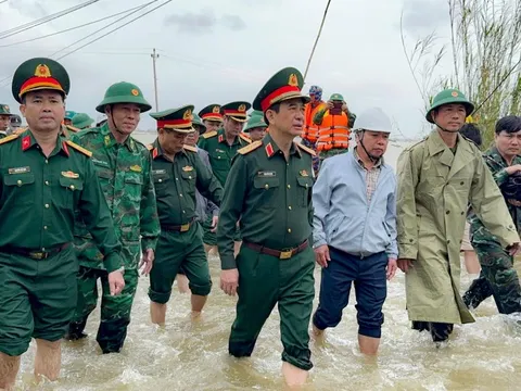 Bộ Quốc phòng: Xuất cấp hàng dự trữ quốc gia hỗ trợ nhân dân vùng lũ Trung Bộ