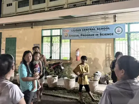 Áp thấp nhiệt đới gây mưa lớn, sơ tán hàng loạt ở Philippines: Nguy cơ bão mới sát Việt Nam