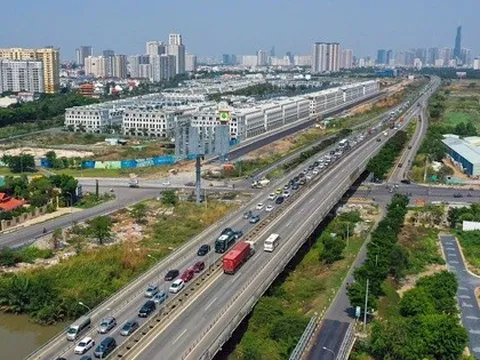 TẠO SỨC BẬT ĐỂ TP HCM BỨT PHÁ: Khơi thông điểm nghẽn thể chế