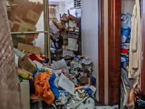 Căn hộ ngập rác gây sốc của người đàn ông 'lãng mạn nhất' Thượng Hải