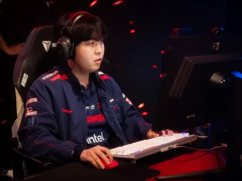 Hãng bảo hiểm Việt Nam làm lộ chuyển nhượng đội game Hàn Quốc