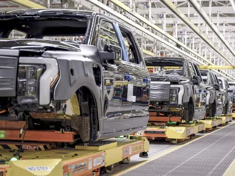 Nhà máy nhôm lại cháy, ngành công nghiệp ôtô Mỹ gặp nguy