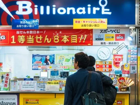 Chồng Nhật Bản trúng độc đắc, giấu vợ để sống xa hoa một mình