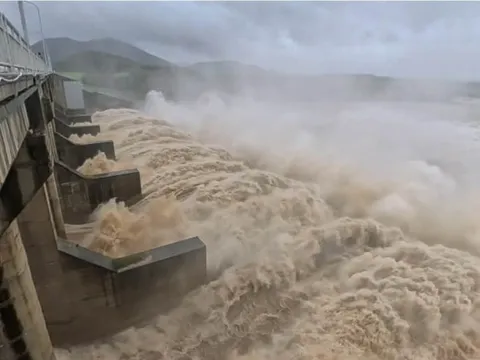 Ứng phó với áp thấp gây mưa lớn, Đắk Lắk yêu cầu các thủy điện đưa nước hồ chứa về mức đón lũ