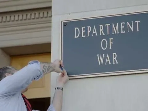 Mỹ tốn hàng tỷ USD chỉ vì đổi tên Bộ Quốc phòng thành Bộ Chiến tranh