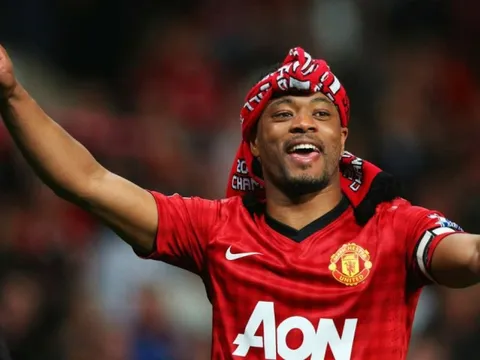 Bí mật khó tin của Evra