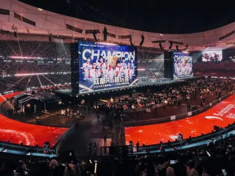 62.000 người mua vé để xem một trận game