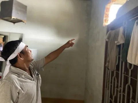 Ký ức kinh hoàng: Đục tường, 50 người bám trên nóc nhà 3 ngày trong lũ