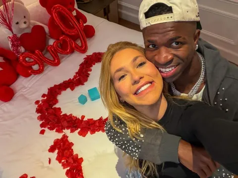 Bạn gái Vinicius giàu nhất giới WAGs