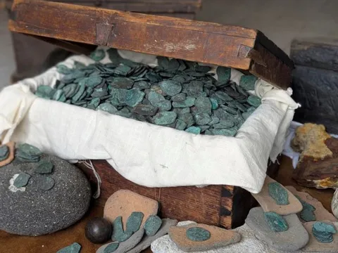 Phát hiện 3 tấn vàng, 15 tấn bạc có giá trị gần 10.000 tỷ đồng trên một nhóm xác 12 con thuyền đắm