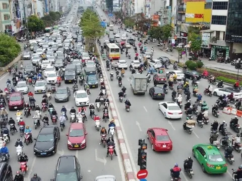Hà Nội chính thức cấm xe máy xăng vào 9 phường phát thải thấp theo khung giờ từ 1/7/2026