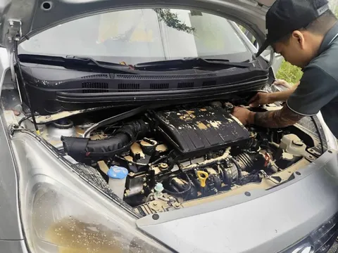 Garage quá tải, người dân Nha Trang phải gửi ôtô ngâm nước vào TP.HCM