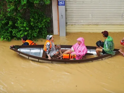 Khánh Hòa yêu cầu các hồ chứa vận hành, điều tiết nước để ứng phó mưa bão số 15