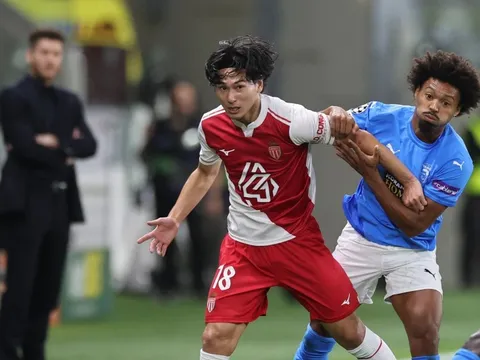 Minamino nới rộng kỷ lục ghi bàn ở Champions League