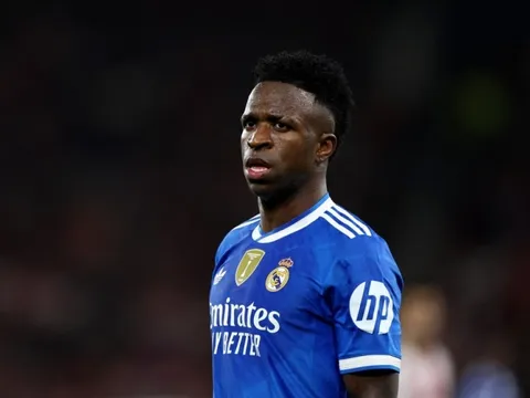 Vinicius buộc Xabi Alonso phải đổi kế hoạch