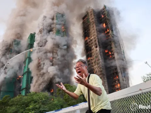 Thảm hoạ cháy chung cư tại Hong Kong: Vẫn chưa thể dập tắt ngọn lửa sau 8 tiếng, số người tử vong tiếp tục tăng