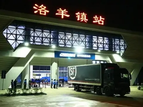 Tai nạn đường sắt thảm khốc nhất thập kỷ ở Trung Quốc: Tàu thử nghiệm đâm trúng công nhân, 11 người thiệt mạng