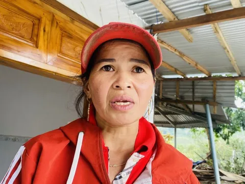 Trong cơn mưa, nhà bỗng 'nổ' như động đất, 35 hộ tháo chạy 7 ngày chưa dám về