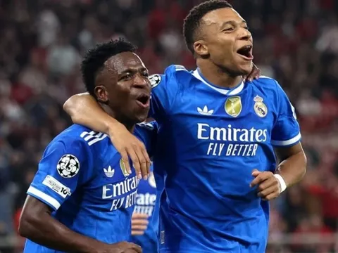 Mbappe đi vào lịch sử