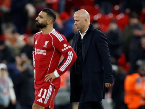 Liverpool bị bóc trần sau thảm bại