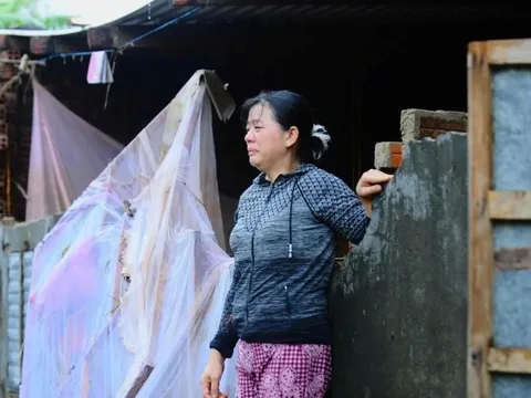 'Lũ rút, tài sản của gia đình tôi còn… cái nền nhà'