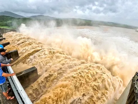 Phó thủ tướng yêu cầu đánh giá lại quy trình vận hành hồ chứa và quy định rõ trách nhiệm chủ hồ