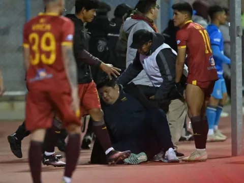 17 thẻ đỏ ở trận đấu của giải Bolivia