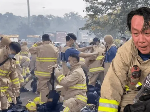 Đau lòng với điều nhìn thấy bên dưới lớp đồ bảo hộ của lính cứu hỏa trong vụ cháy chung cư tồi tệ nhất