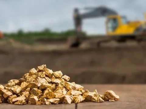 Công ty tỷ đô khai thác vàng lớn nhất Việt Nam ra thông báo khẩn về khả năng hủy tư cách đại chúng sau khi cổ phiếu tăng gấp 5 lần