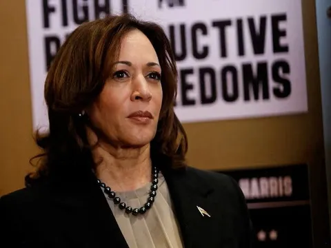 Bà Kamala Harris kêu gọi hạ độ tuổi bầu cử xuống 16
