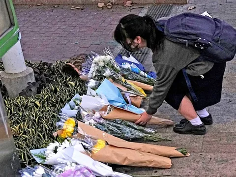 Hong Kong để tang 3 ngày các nạn nhân trong vụ cháy chung cư kinh hoàng