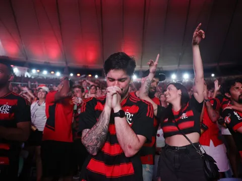 Flamengo vỡ òa cảm xúc trong ngày vô địch