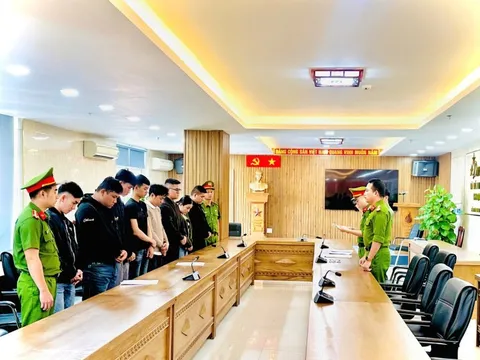 Đường dây tội phạm xuyên quốc gia: Đối tượng câu kết với nhân viên ngân hàng, có bị hại mất 12 tỷ đồng