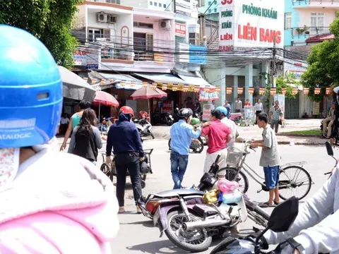 Va quẹt nhỏ cũng dễ nổi nóng, 'không cãi lại bị xem là yếu ớt'?