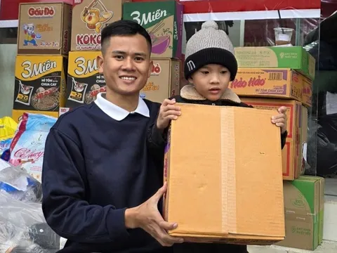 Món quà yêu thương từ Huế gửi học trò vùng lũ Đắk Lắk