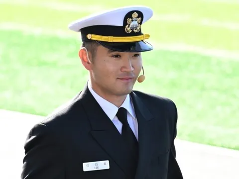 Bức ảnh viral khắp MXH của 'thái tử' Samsung