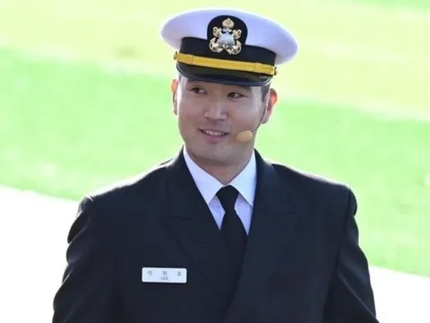 Chân dung người thừa kế Samsung sinh năm 2000