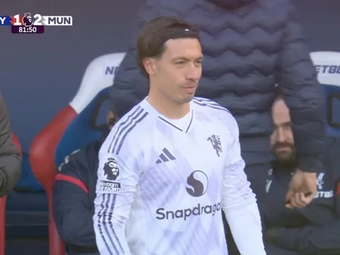 Diện mạo khác lạ của Lisandro Martínez