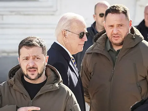 'Cánh tay phải' ông Zelensky từ chức: Bước ngoặt cho hòa đàm Ukraine?