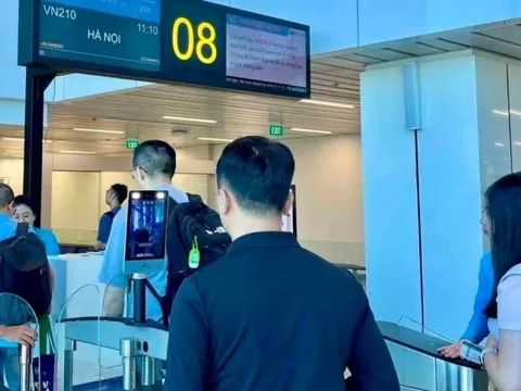 Đi máy bay bằng VNeID và kiosks: Thông thoáng, nhẹ tênh