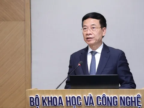 Bộ trưởng Nguyễn Mạnh Hùng: Nếu cán bộ xã thụ động chờ cấp trên cầm tay chỉ việc, chúng ta sẽ không bao giờ theo kịp thực tiễn đang thay đổi từng ngày