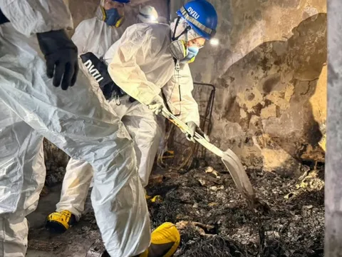 Số người thiệt mạng tại đám cháy Hong Kong (Trung Quốc) tiếp tục tăng, các thi thể được tìm thấy ở khắp mọi nơi