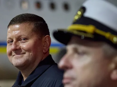 Cựu tổng tư lệnh Ukraine kêu gọi 'thay đổi chính trị' giữa lúc Kiev đang 'gỡ rối'