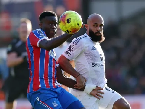 MU vay bài, lấy điểm