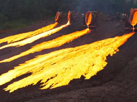 Bị Trung Quốc 'buông tay', quốc gia Đông Nam Á điêu đứng vì 'lỡ' sản xuất 70% nguồn cung của thế giới: Hàng trăm nghìn tấn hàng nằm im, không biết bán cho ai