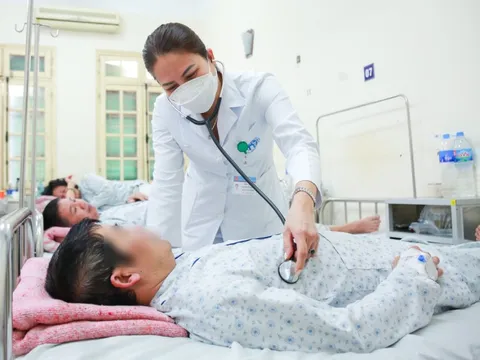 Đề xuất tăng mức đóng BHYT lên 6%, từng bước tiến tới miễn viện phí toàn dân