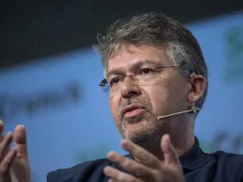 Sếp AI của Apple rời ghế